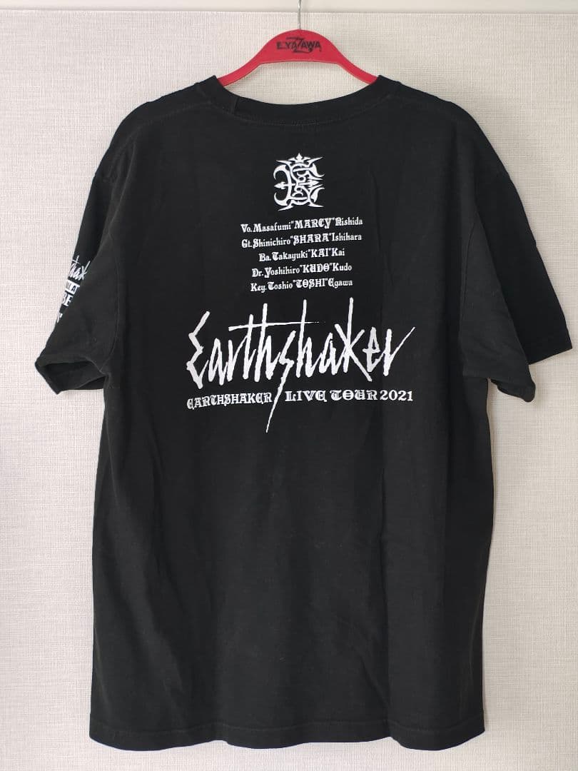 アースシェイカーライヴツアー2021 L Tシャツ&ギターピック&ストラップ付き