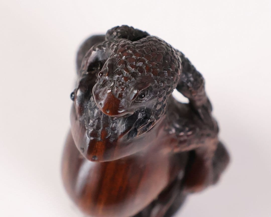 木製 提物 根付 在銘 吉昭 褌蛙 親子 ふんどし カエル 彫刻【MB294】