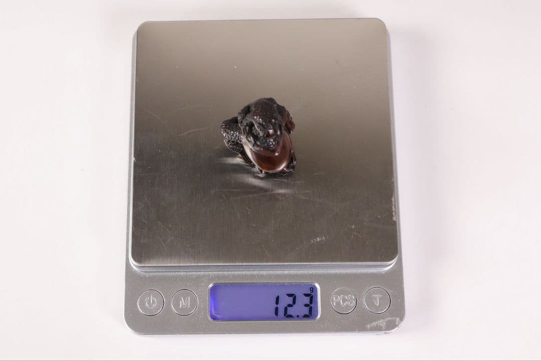 木製 提物 根付 在銘 吉昭 褌蛙 親子 ふんどし カエル 彫刻【MB294】