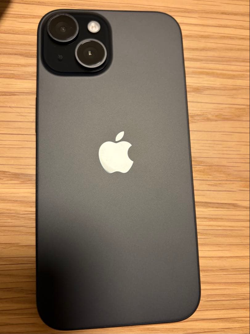 iPhone 15 256GB 本体【米国版/SIMフリー】　NOMADケース付