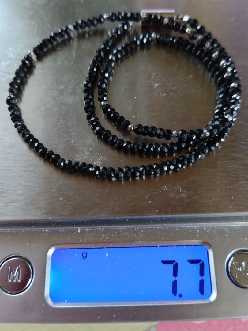 ブラックスピネル、K18WGミラーカット　ネックレス