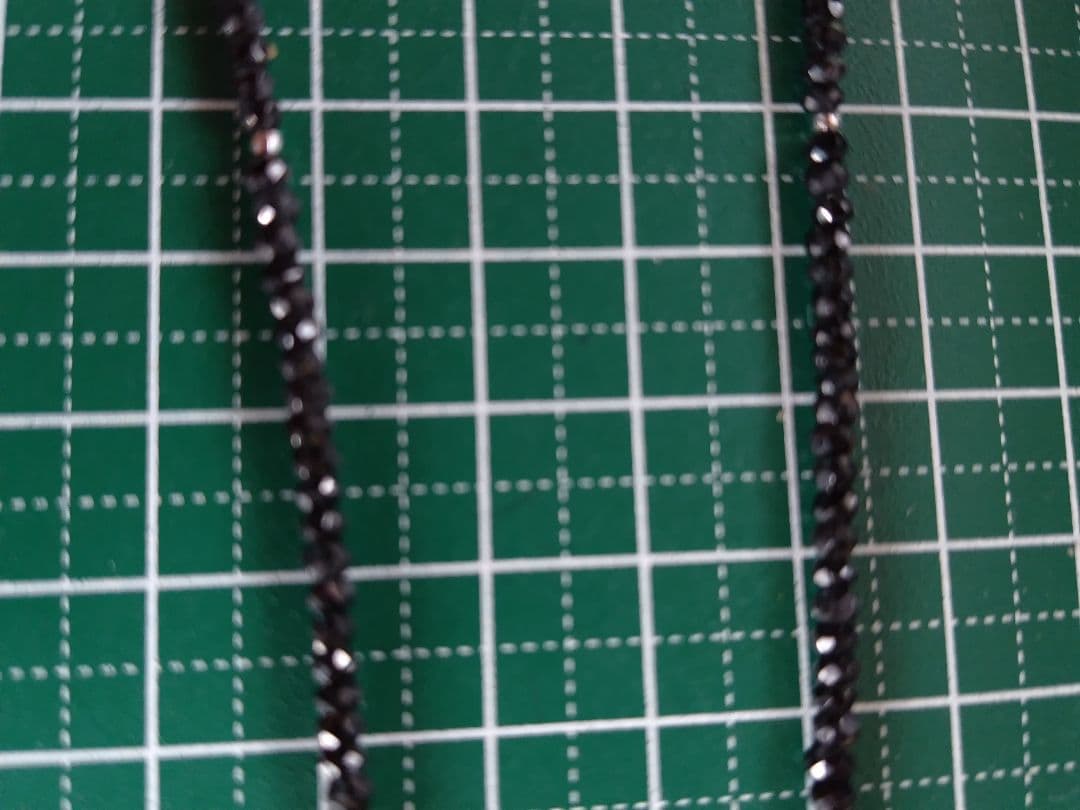 ブラックスピネル、K18WGミラーカット　ネックレス