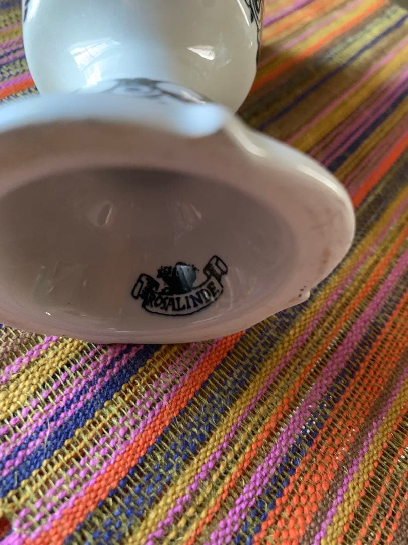 ビヨンヴィンブラッド　ニモール窯のレアなビンテージカップ型少女柄黒の花瓶！