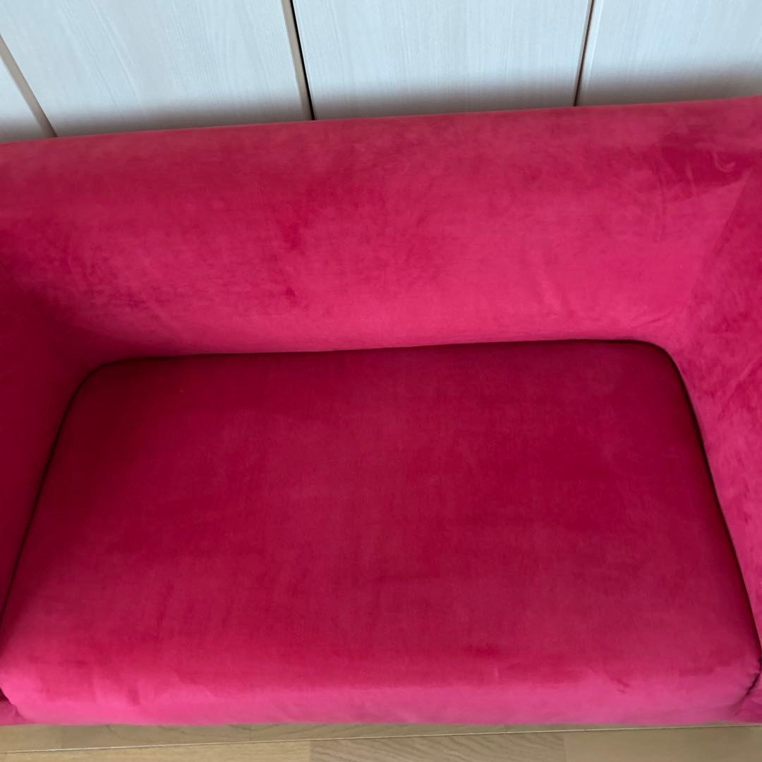 美品‼️ ソファ　2人掛け　ニトリ　コンパクト 　　　　ビロード生地張り　レッド