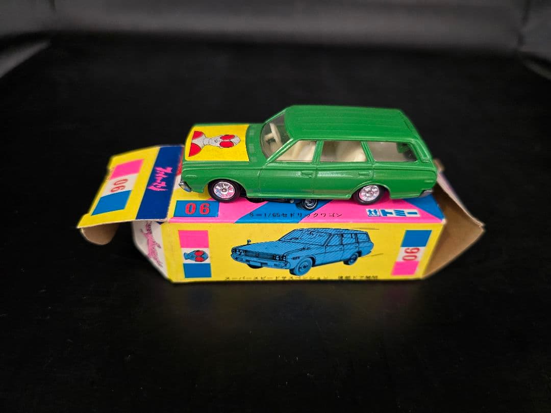 マスコミトミカ 06セドリックワゴンファイヤーマンシール未使用1974刻印無し