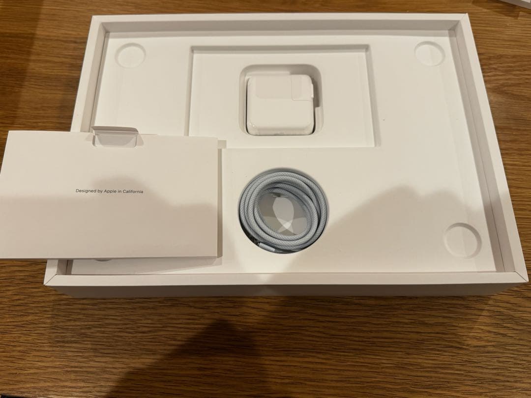 M4 MacBook Air 13インチ　スカイブルー　MC6T4J/A