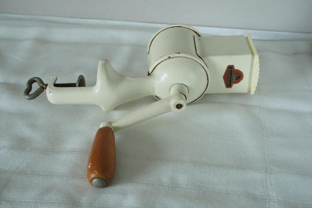 ザクセンハウス　チーズグラインダー　チーズグレーター　ブロカント