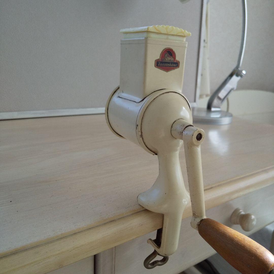 ザクセンハウス　チーズグラインダー　チーズグレーター　ブロカント