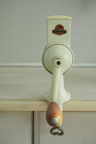 ザクセンハウス　チーズグラインダー　チーズグレーター　ブロカント