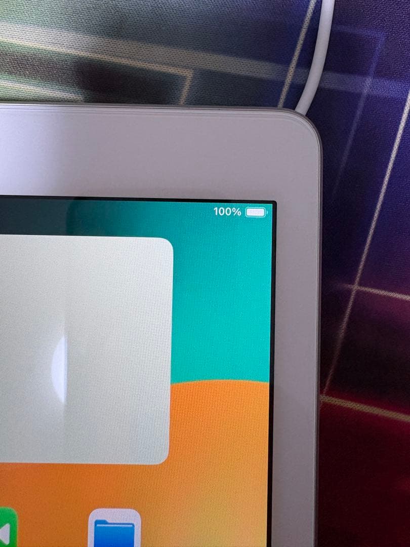 即発送・美品☆iPad第6世代　32GB Wi-Fiモデル　MR7G2J/