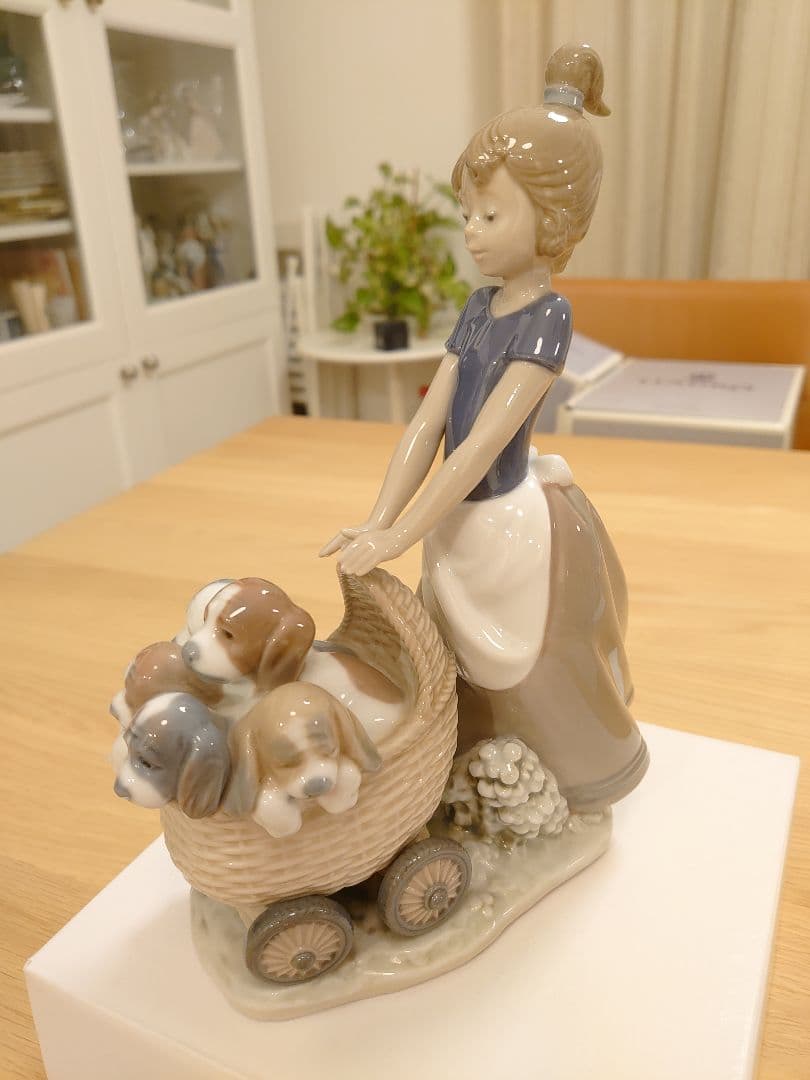 【極美品 絶版】LLADRO リヤドロ 5364 『可愛い仔犬達とお散歩』