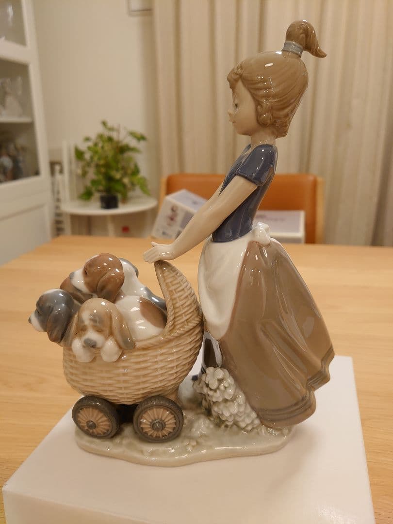 【極美品 絶版】LLADRO リヤドロ 5364 『可愛い仔犬達とお散歩』