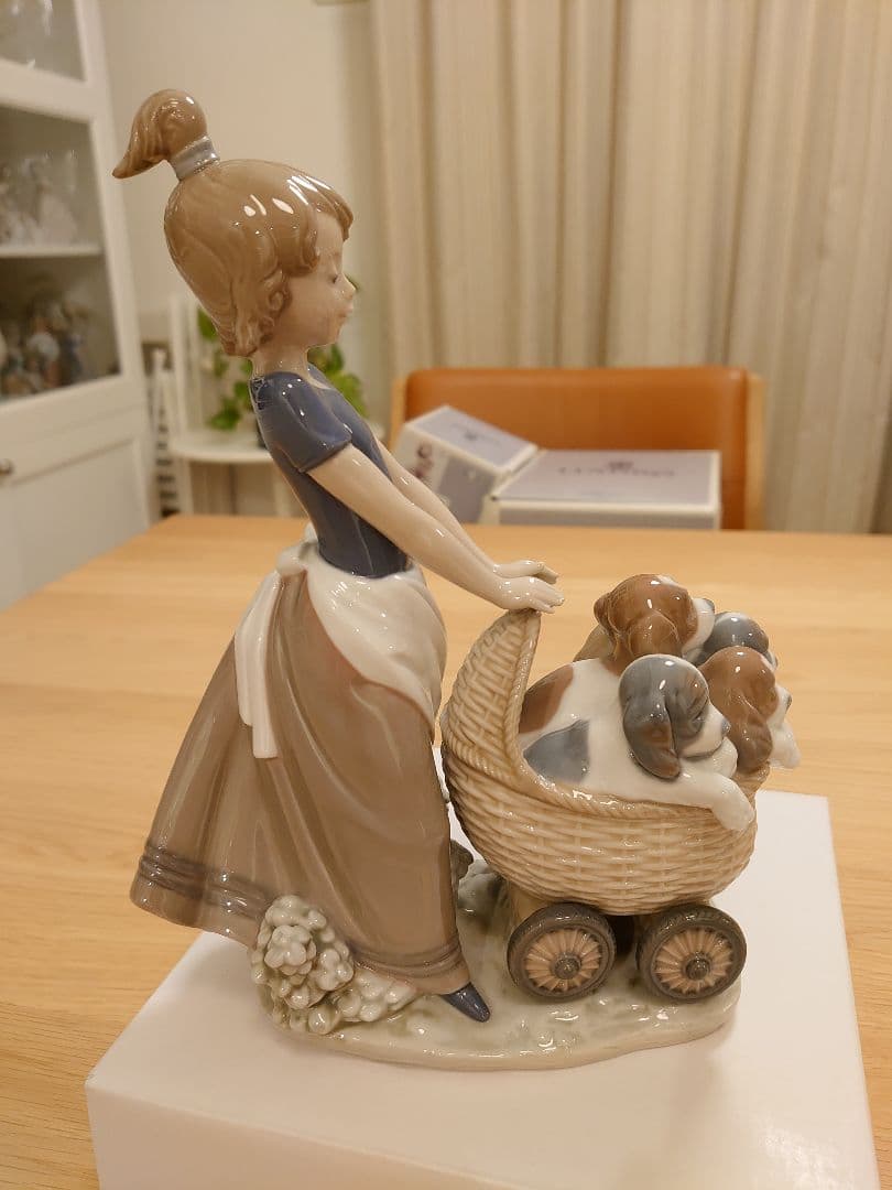 【極美品 絶版】LLADRO リヤドロ 5364 『可愛い仔犬達とお散歩』