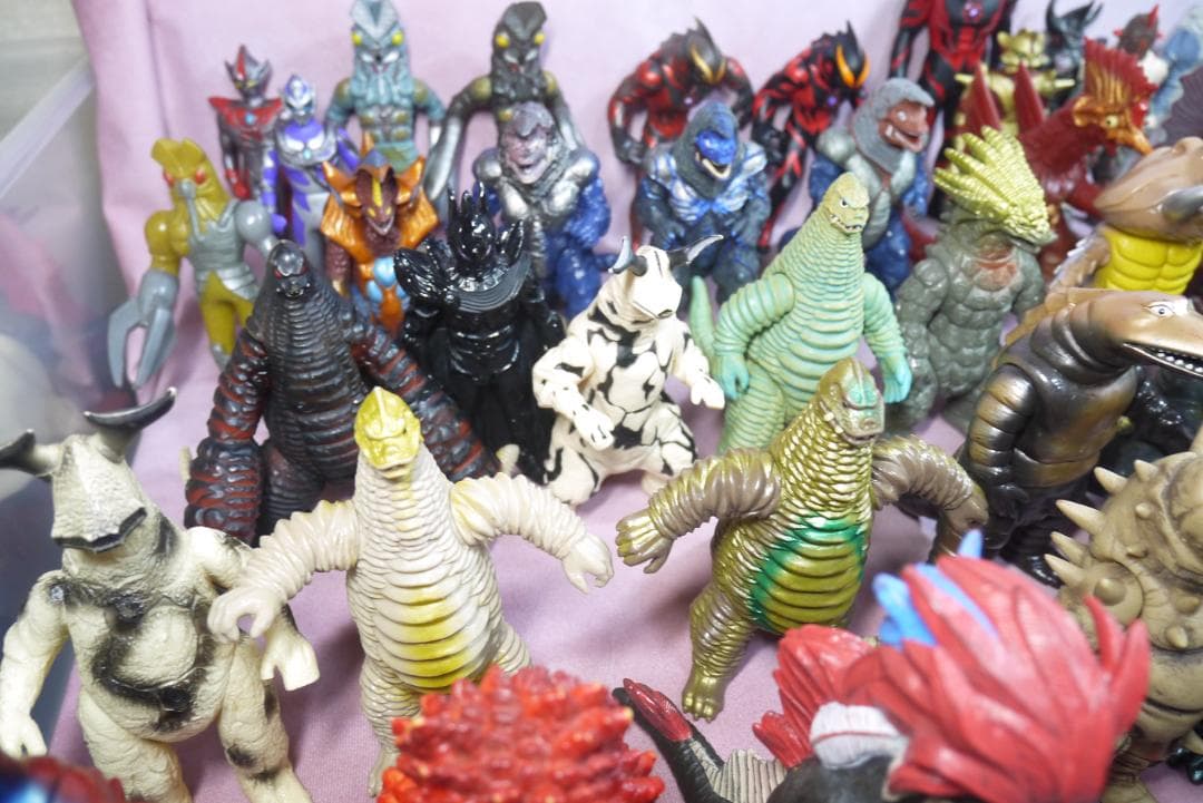 ウルトラ怪獣シリーズ　ほか　怪獣ソフビ　73体