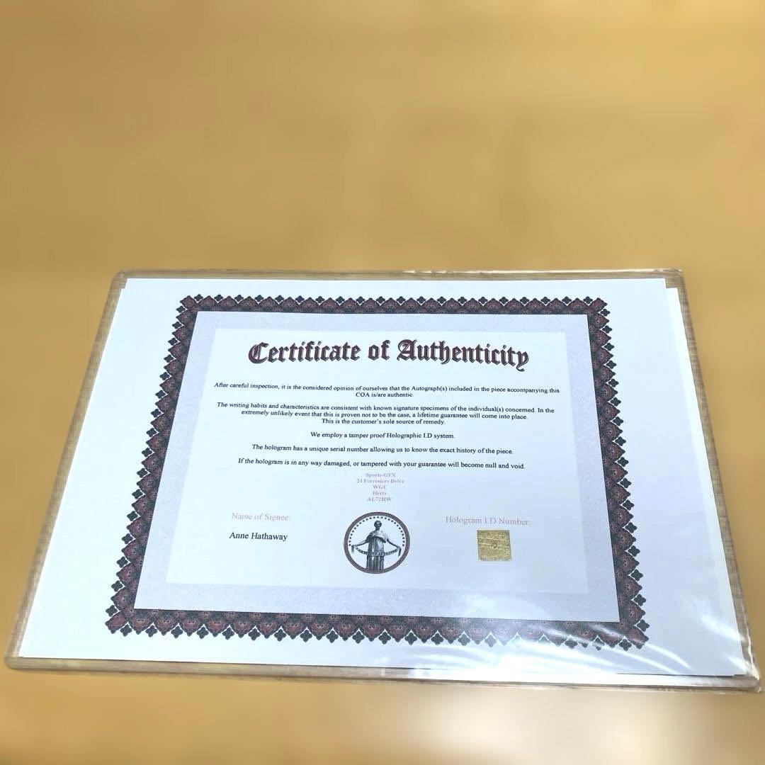 アン•ハサウェイ 直筆サイン入りフォト キャットウーマン　ダークナイト