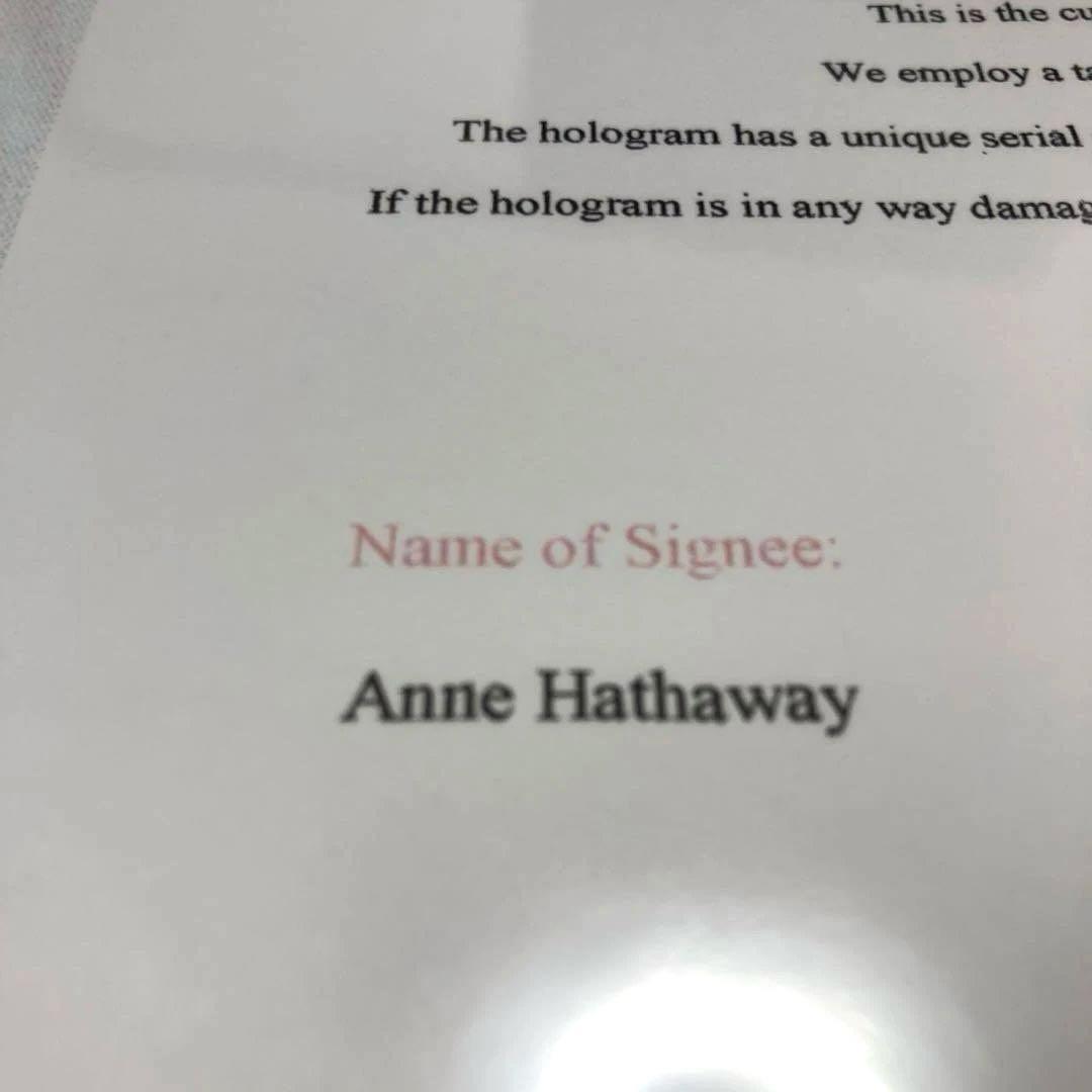 アン•ハサウェイ 直筆サイン入りフォト キャットウーマン　ダークナイト