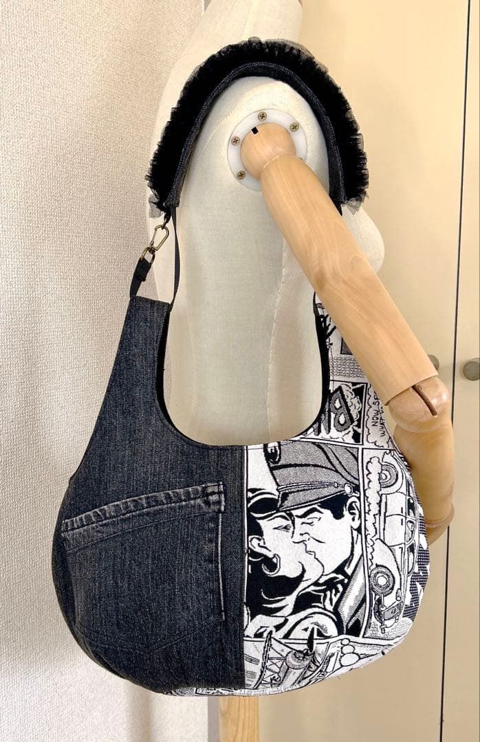 ラムちゃんさま専用。アメコミまんまるデニムリメイクバッグ【ハンドメイド】