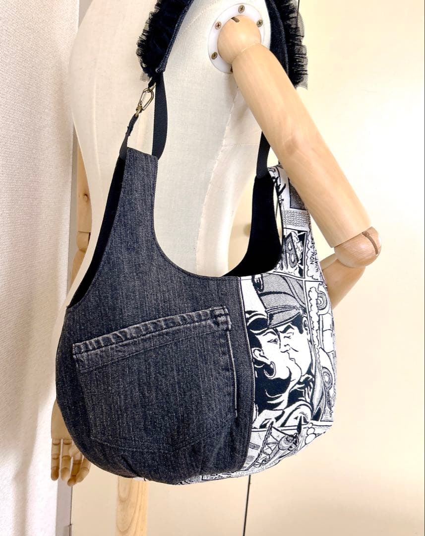 ラムちゃんさま専用。アメコミまんまるデニムリメイクバッグ【ハンドメイド】