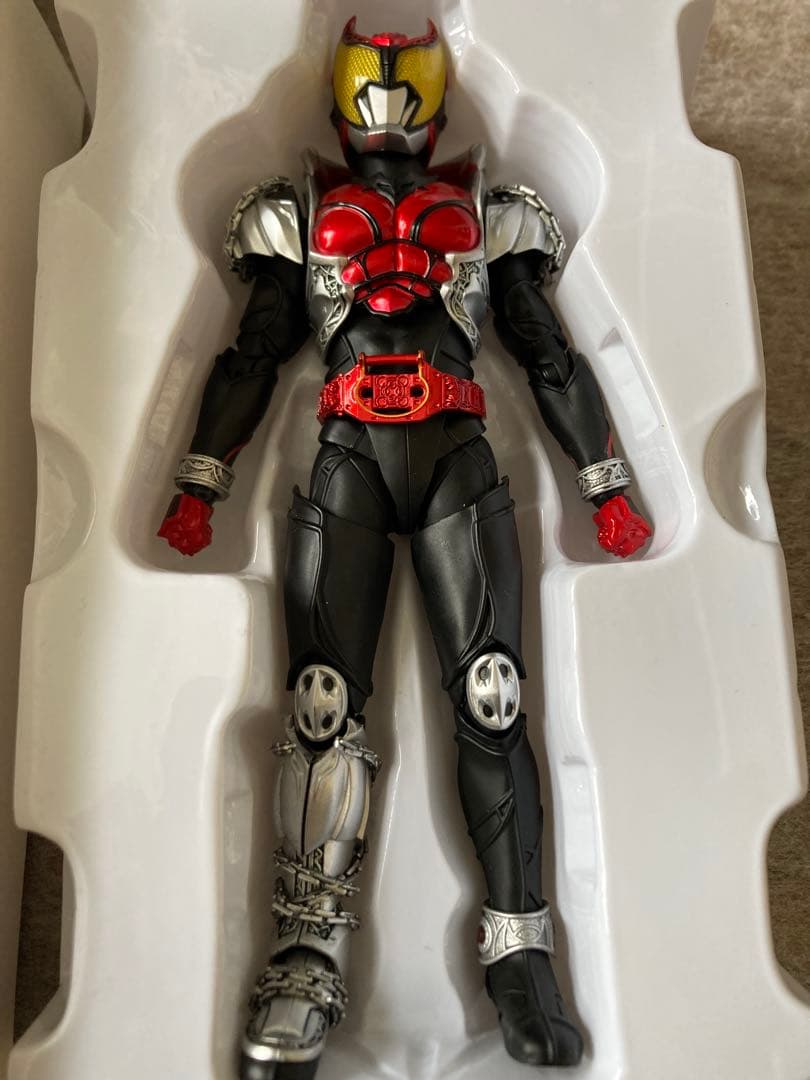S.H.Figuarts 真骨彫　仮面ライダーキバ