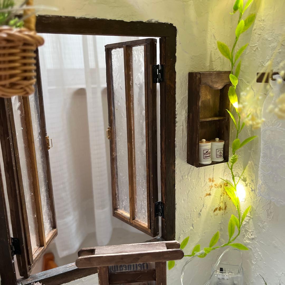 ドールハウス　背景ボード　チャーチチェアのあるお部屋　南欧風