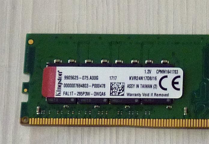 Kingston KVR24N17D8/16 PC4-19200 16GBx2枚