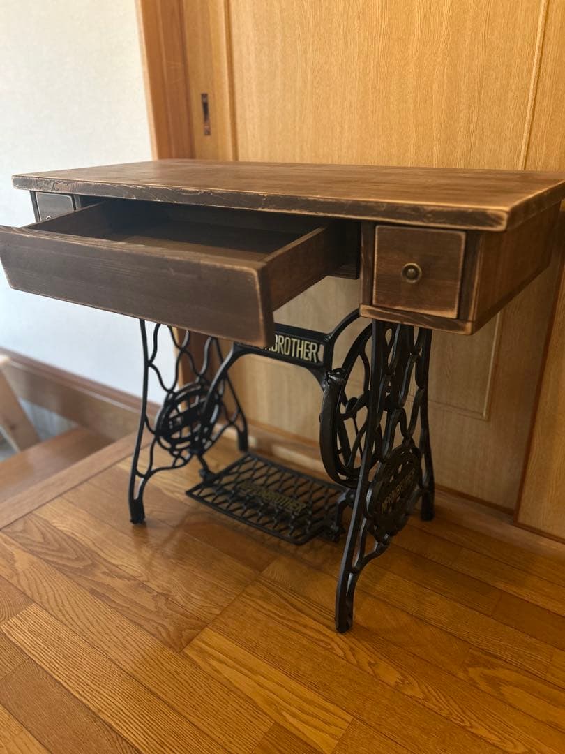 hidamari家具屋　アンティークな ミシンテーブル　デスク ドレッサー