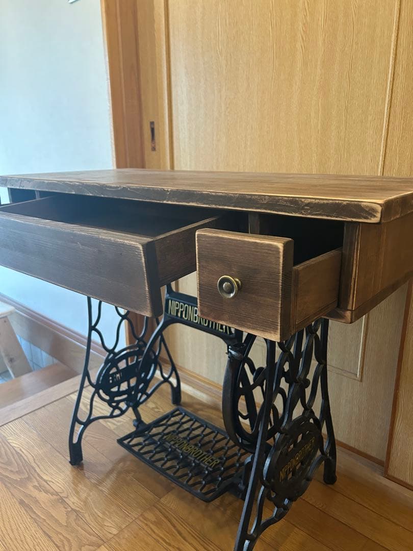 hidamari家具屋　アンティークな ミシンテーブル　デスク ドレッサー