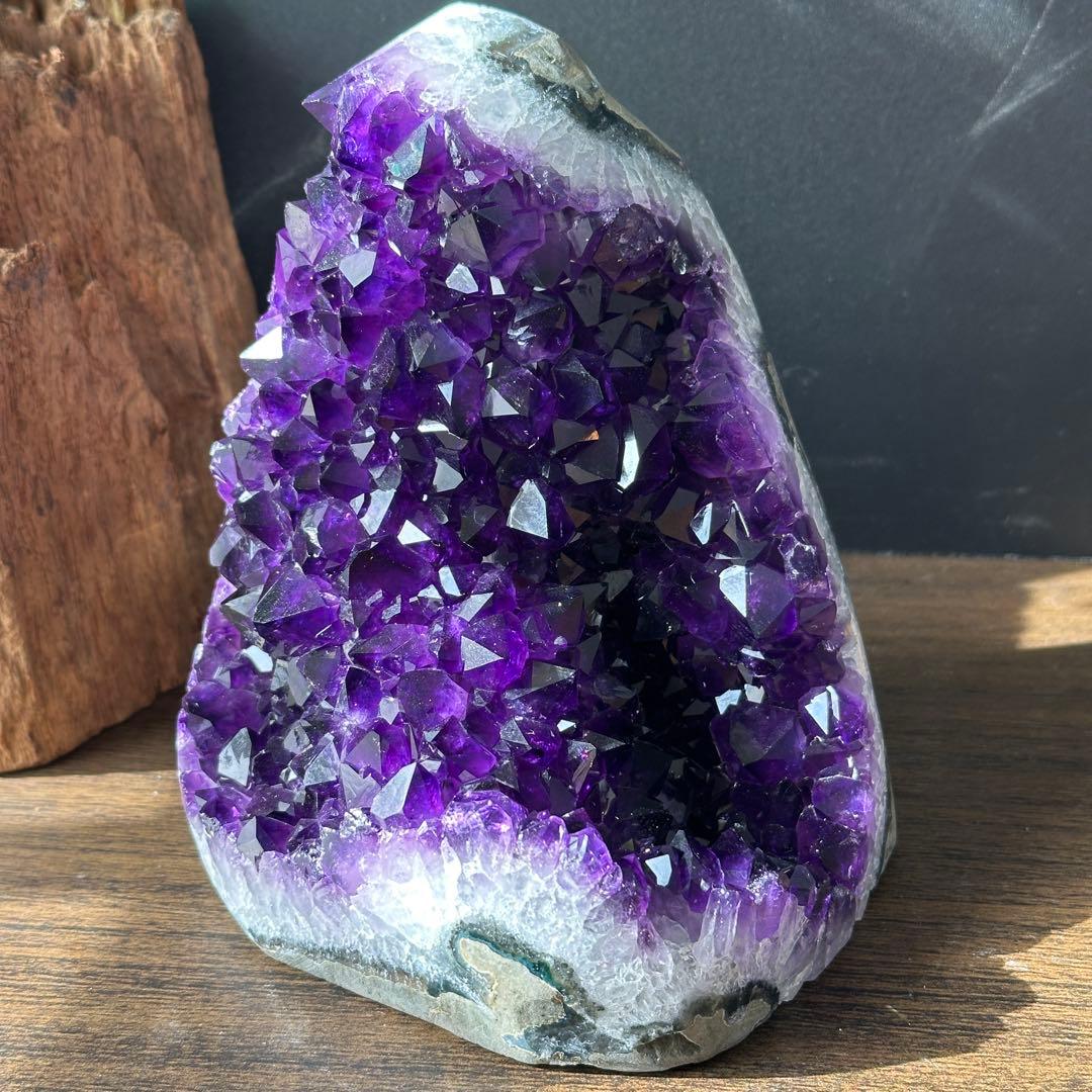 ウルグアイ産❣️天然石 アメジストのドーム　原石　置物　鉱物G.285