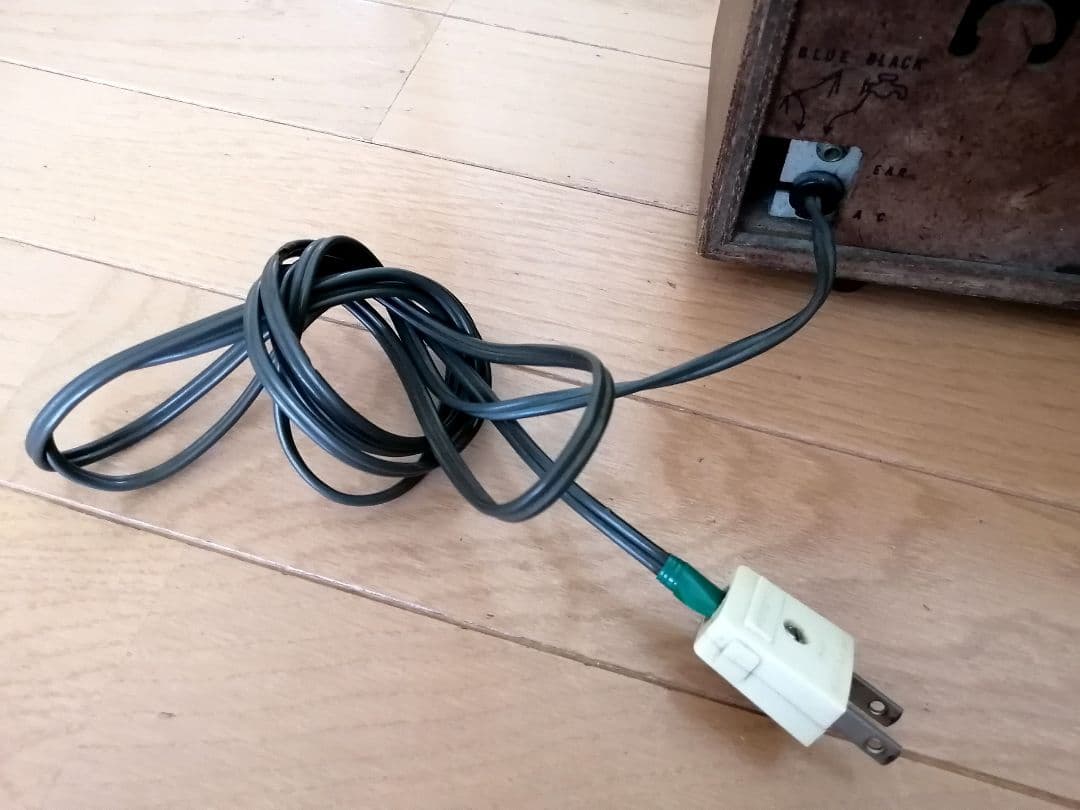 SHARP 木製アンティーク　ラジオ