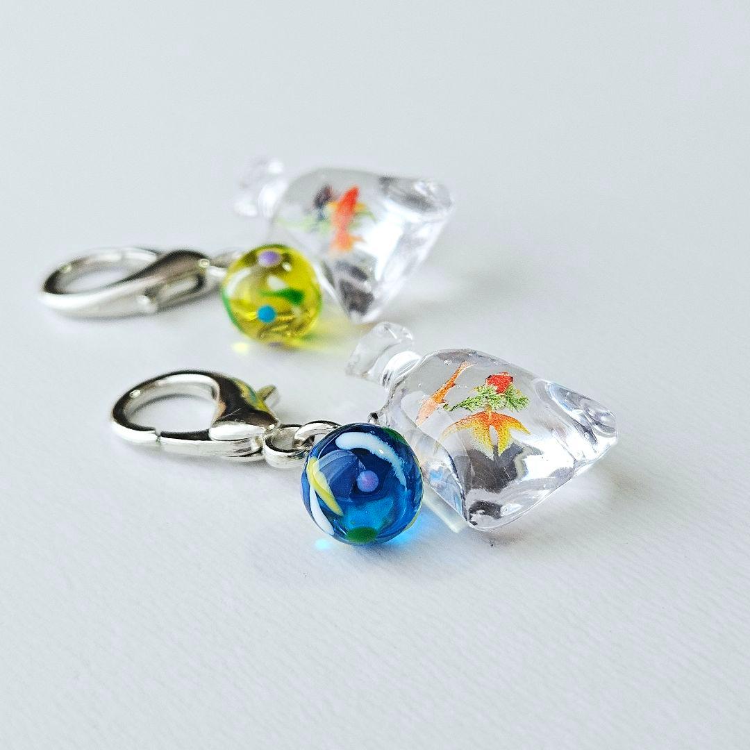 小さな金魚すくい袋と水ヨーヨーのチャーム✾s328 ［お祭り/和装/小青黄］