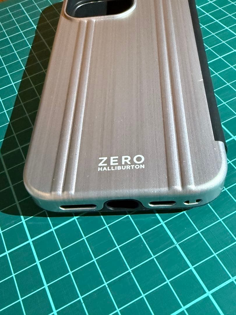 希少ZERO HALLIBURTON iPhone 16 ProMAX用　手帳型