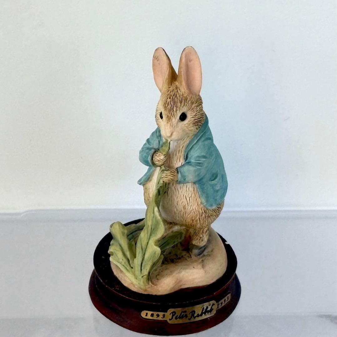 ピーターラビット◆希少【Peter Rabbit Eating Luttuce】