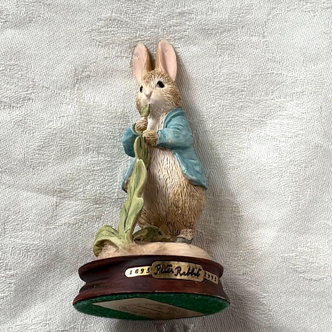 ピーターラビット◆希少【Peter Rabbit Eating Luttuce】