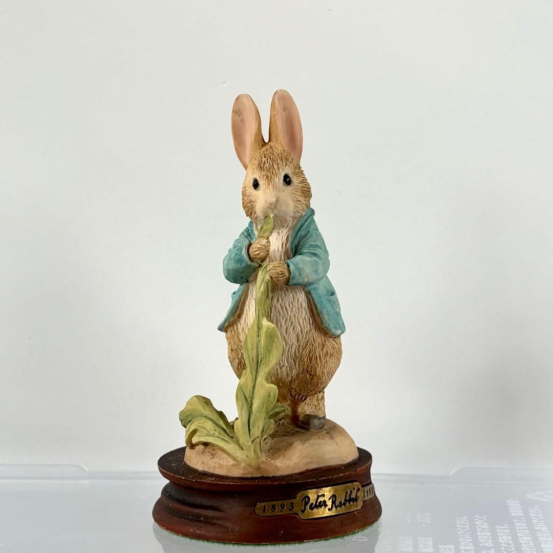 ピーターラビット◆希少【Peter Rabbit Eating Luttuce】
