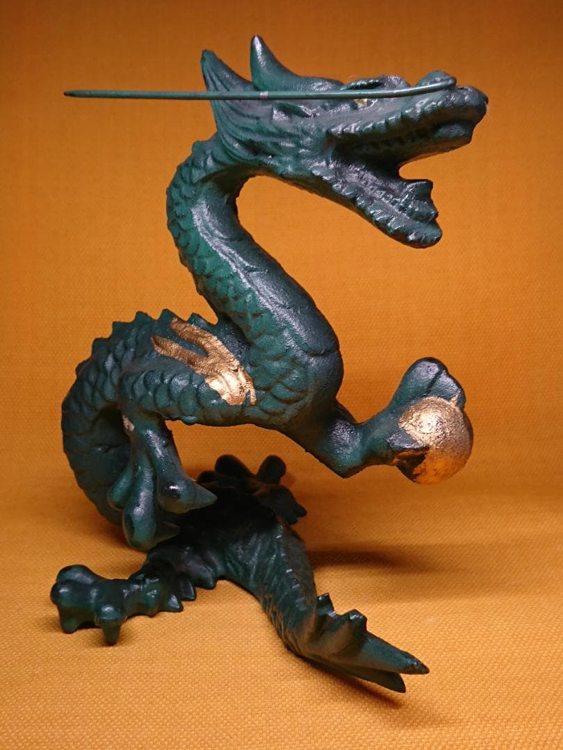 【美品】龍　昇龍　金属　オブジェ　置物　インテリア　工芸品　美術品　A3331