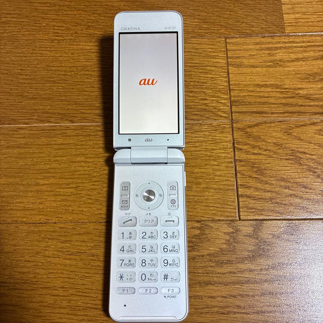 au グラティーナ KYF37 ホワイト SIMロック解除済み