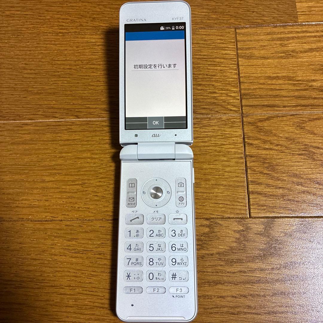 au グラティーナ KYF37 ホワイト SIMロック解除済み