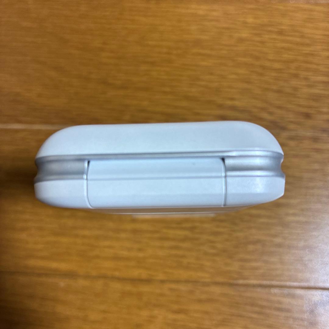 au グラティーナ KYF37 ホワイト SIMロック解除済み
