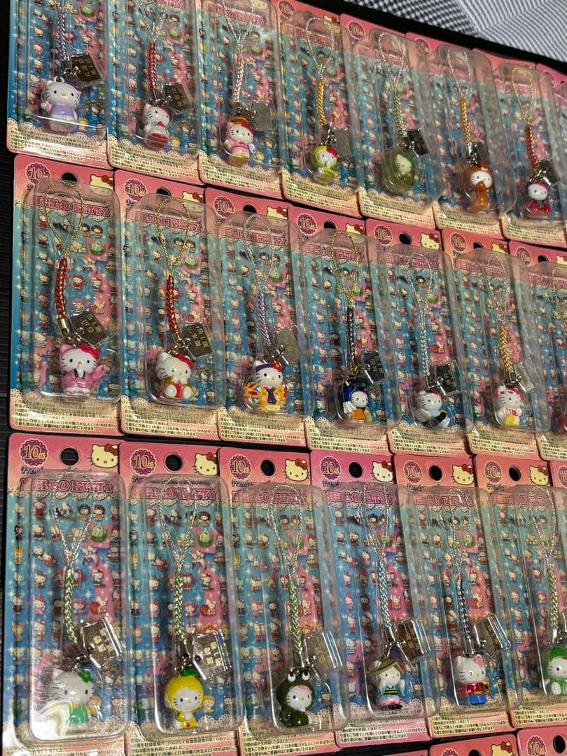 ご当地キティ　10周年特別復刻バージョン　根付け　50個セット　ストラップ