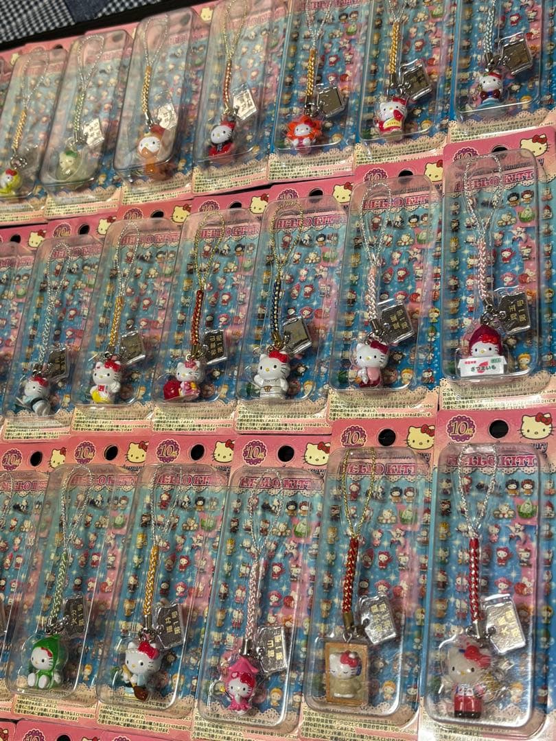 ご当地キティ　10周年特別復刻バージョン　根付け　50個セット　ストラップ