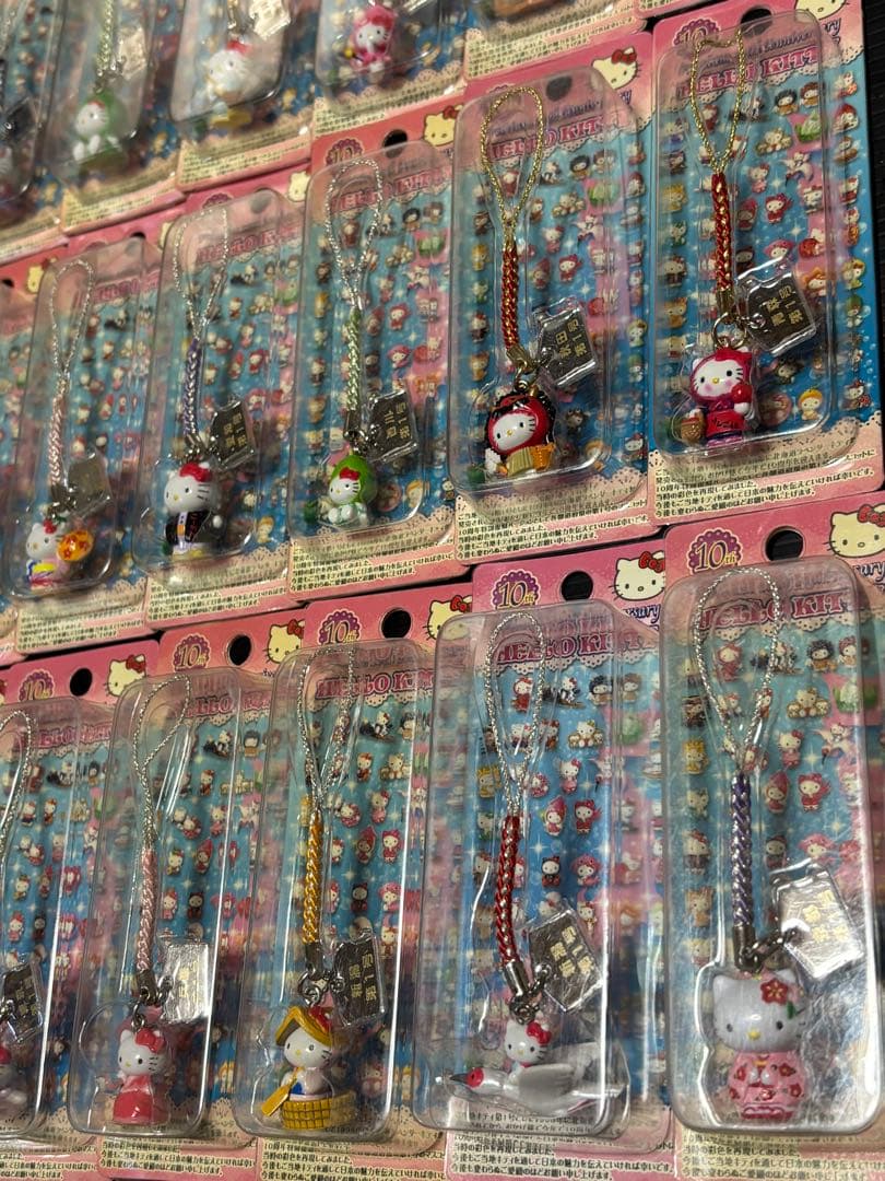 ご当地キティ　10周年特別復刻バージョン　根付け　50個セット　ストラップ