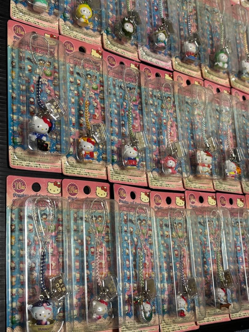 ご当地キティ　10周年特別復刻バージョン　根付け　50個セット　ストラップ