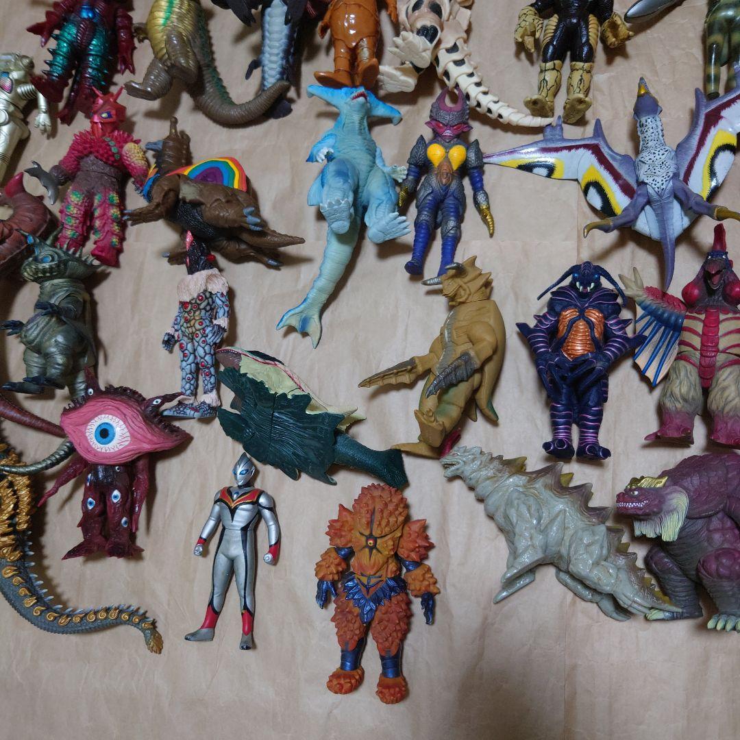 円谷プロ ウルトラマンシリーズ ウルトラマン、怪獣ソフビ約100体セット