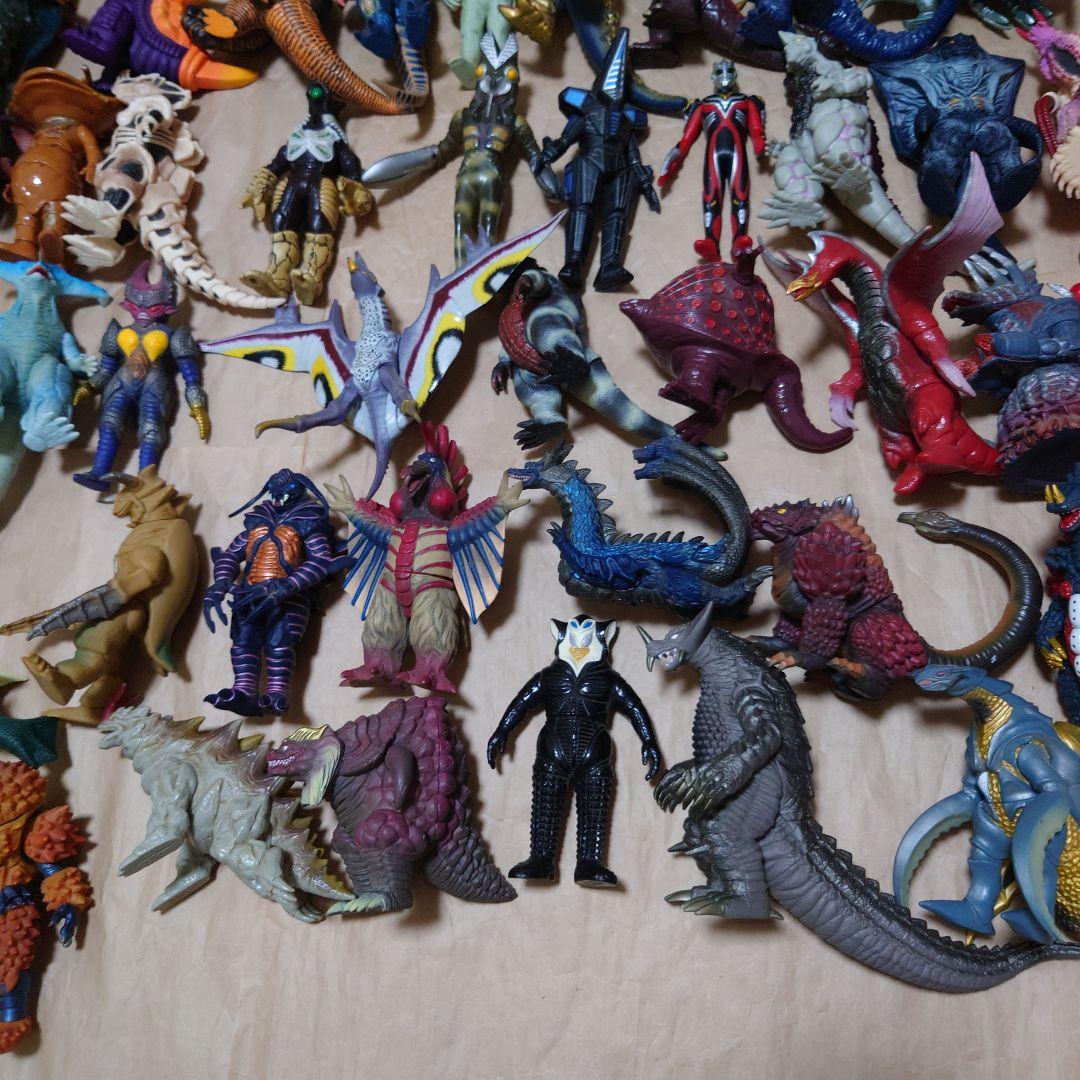 円谷プロ ウルトラマンシリーズ ウルトラマン、怪獣ソフビ約100体セット