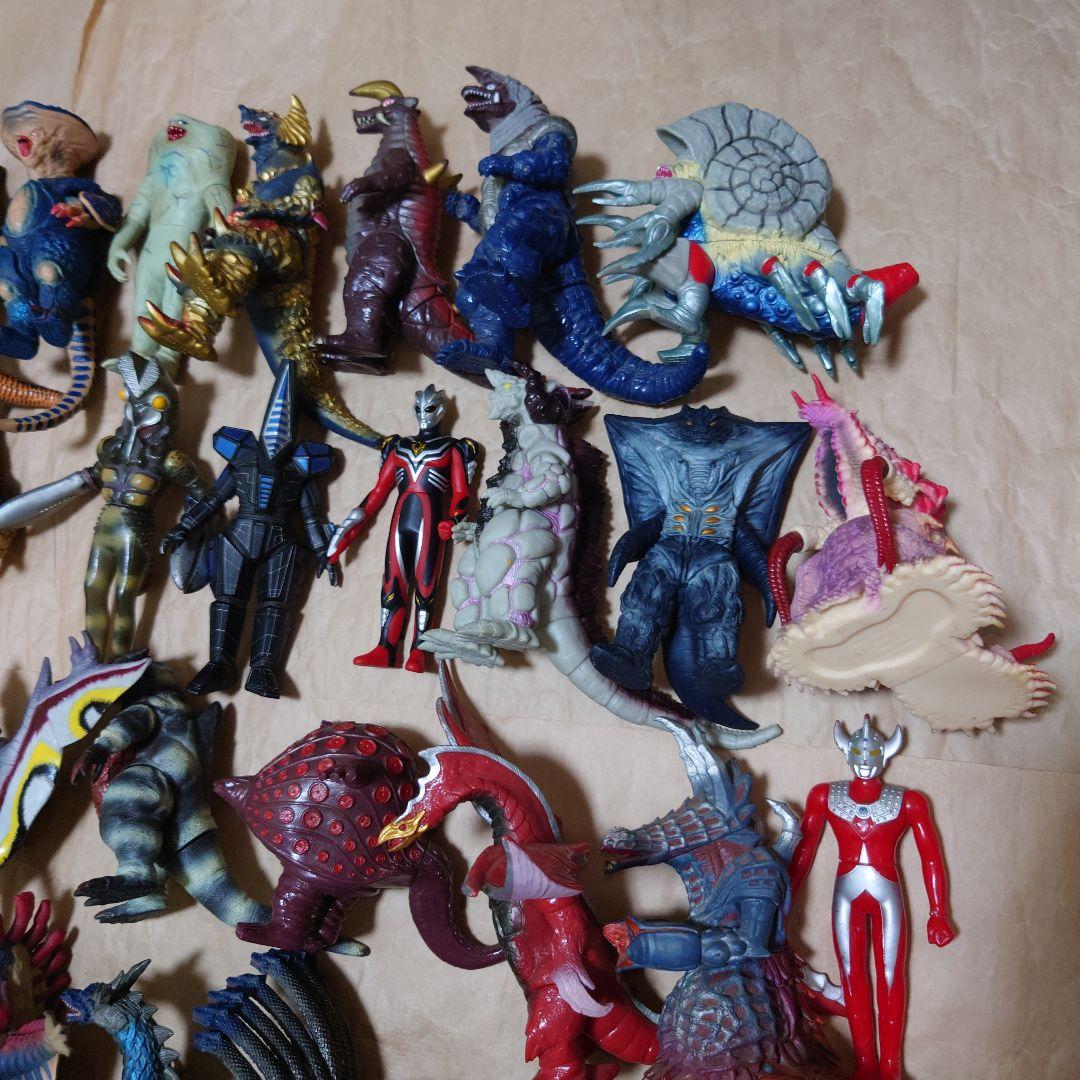 円谷プロ ウルトラマンシリーズ ウルトラマン、怪獣ソフビ約100体セット