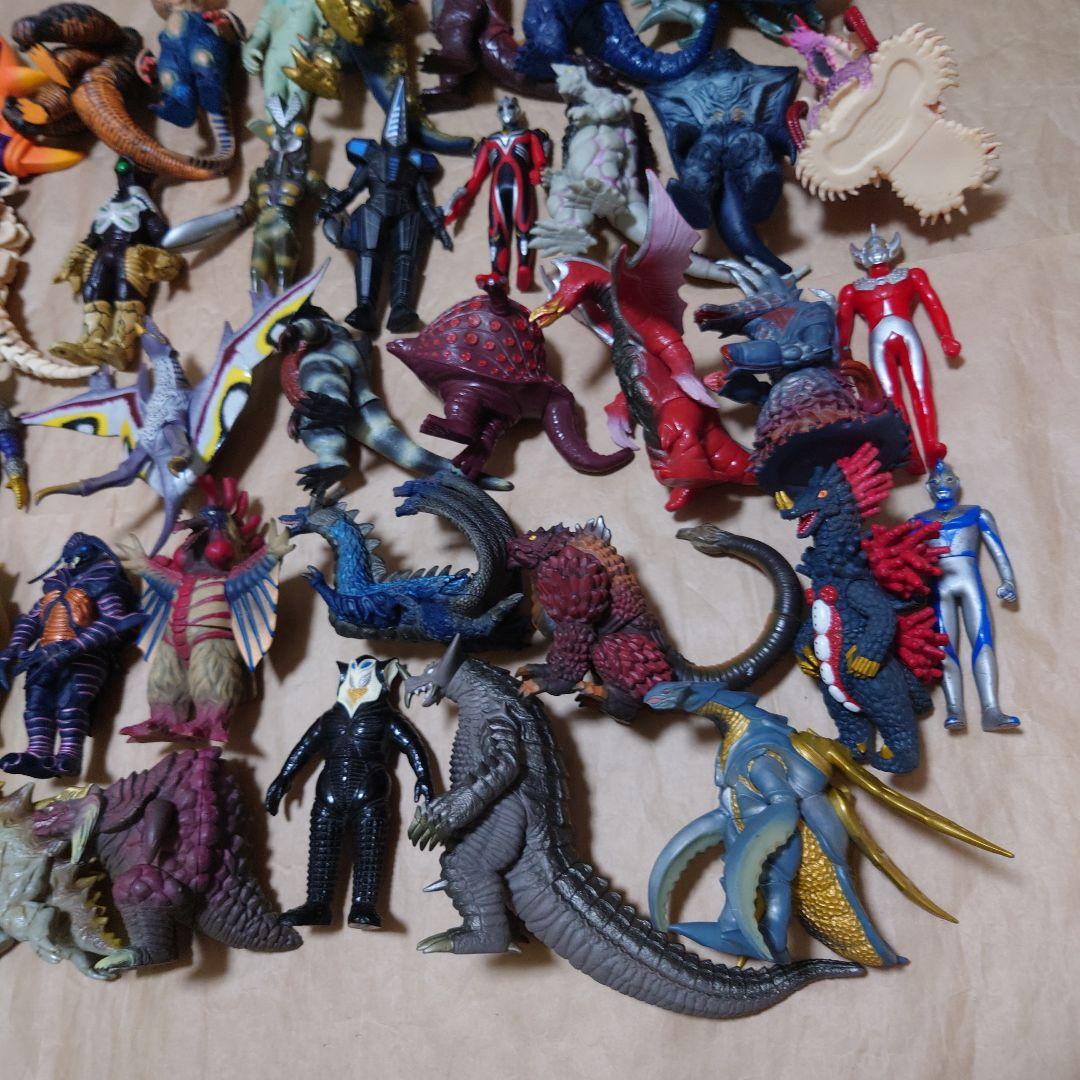 円谷プロ ウルトラマンシリーズ ウルトラマン、怪獣ソフビ約100体セット
