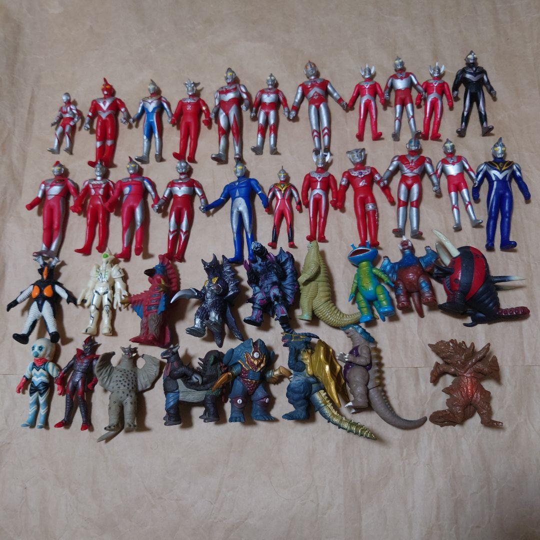 円谷プロ ウルトラマンシリーズ ウルトラマン、怪獣ソフビ約100体セット