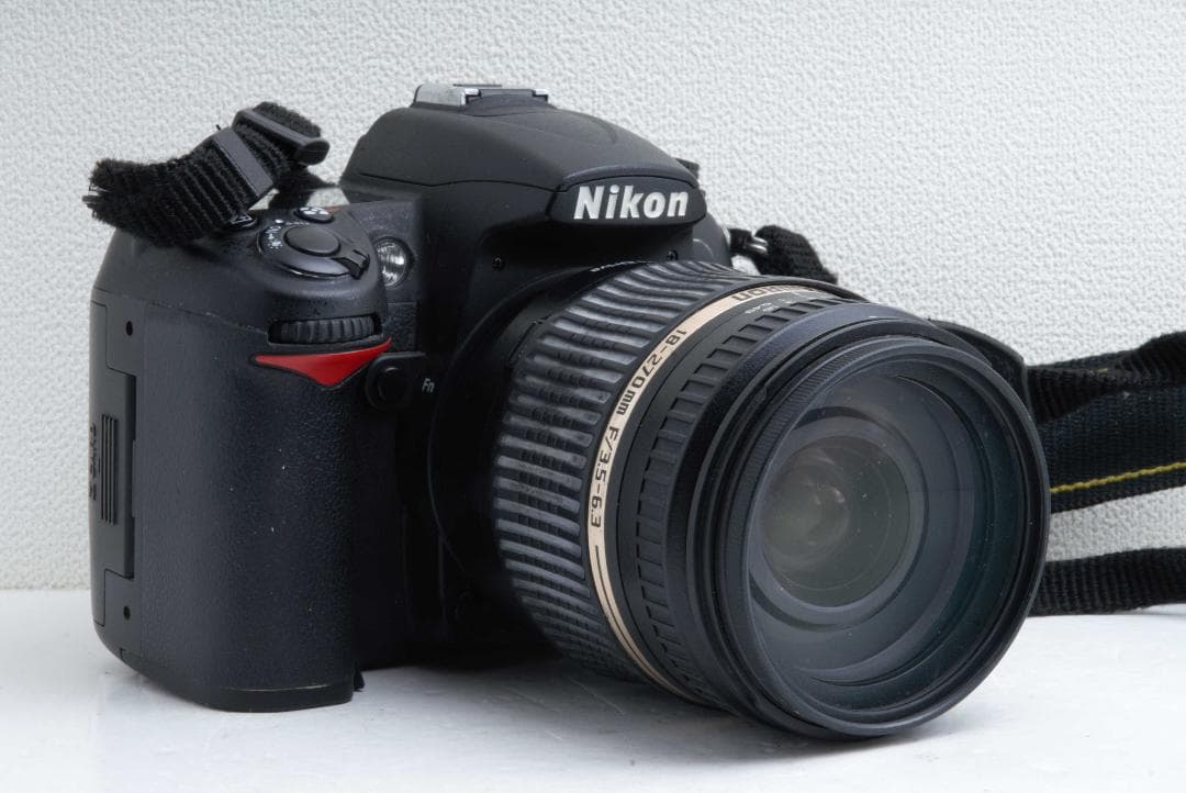 Nikon D7000 18-270mm レンズキット バッテリーグリップ２個付