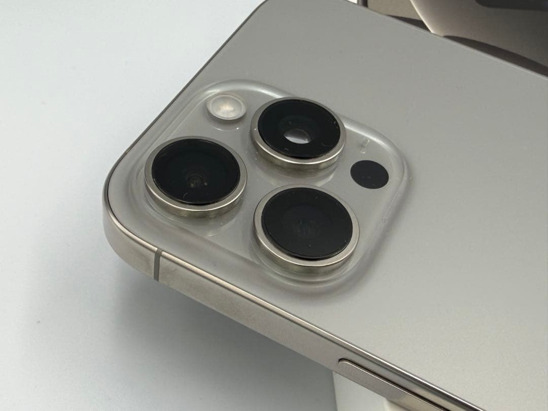 美品 iPhone 16 pro max 256GB SIMフリー