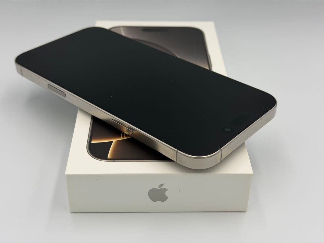美品 iPhone 16 pro max 256GB SIMフリー